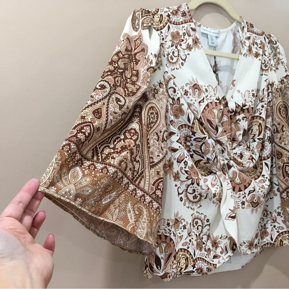 Cupcake&cashmere Womens size S Paisley printed Top Flare Sleeve Brown White New - Picture 2 of 10